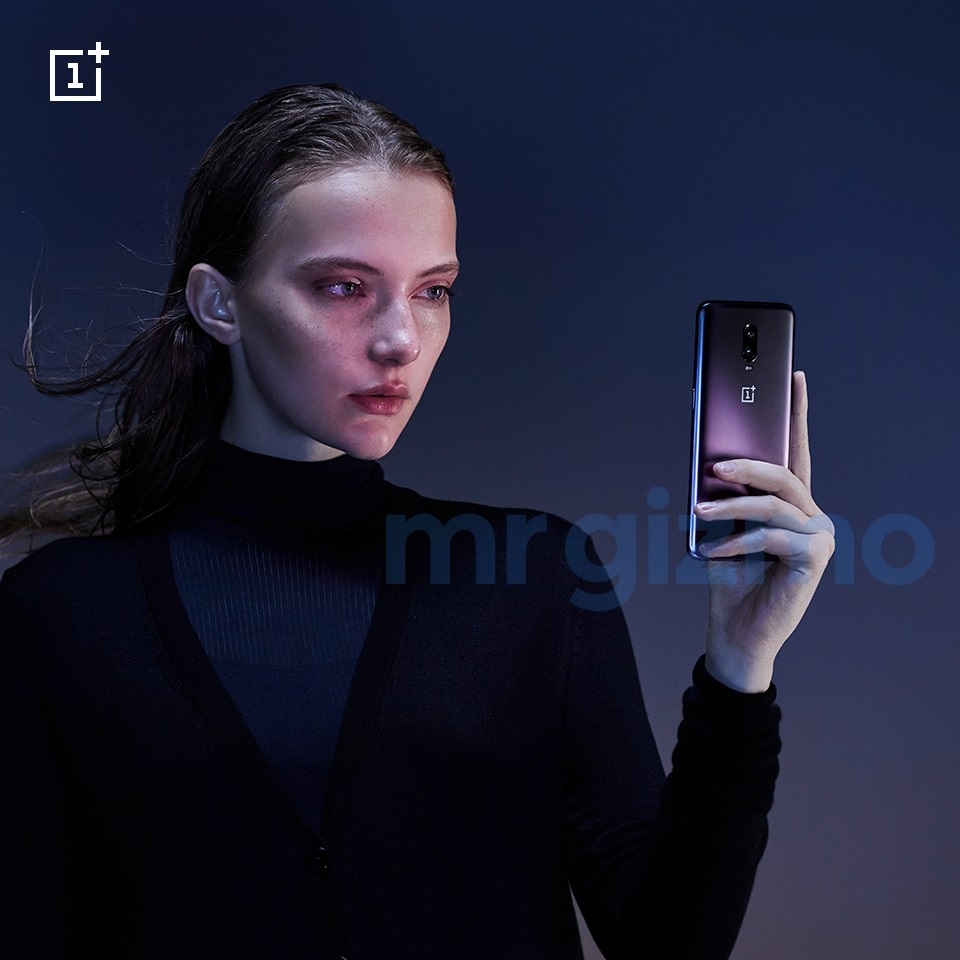 OnePlus 6T в цвете Thunder Purple на пресс-фото