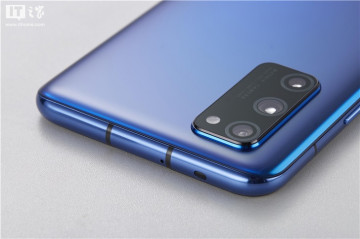 Honor V30      