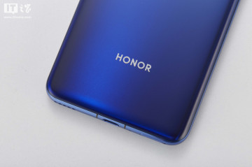 Honor V30      