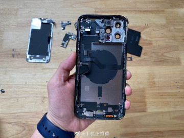   iPhone 12 Pro Max  :    3 