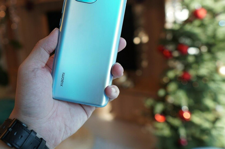  :       Xiaomi 12