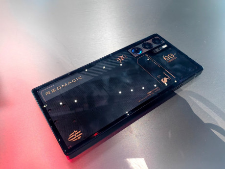 Распаковка, живые фото и видео Nubia Red Magic 9 Pro / 9 Pro+