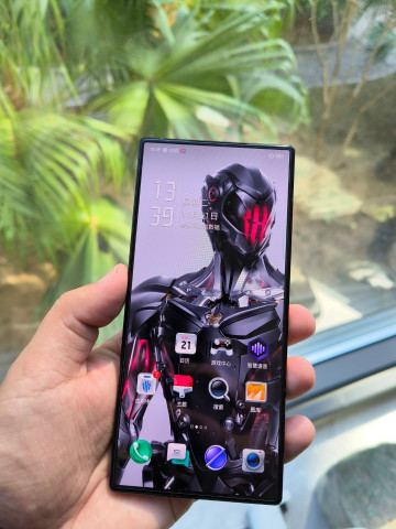 Распаковка, живые фото и видео Nubia Red Magic 9 Pro / 9 Pro+