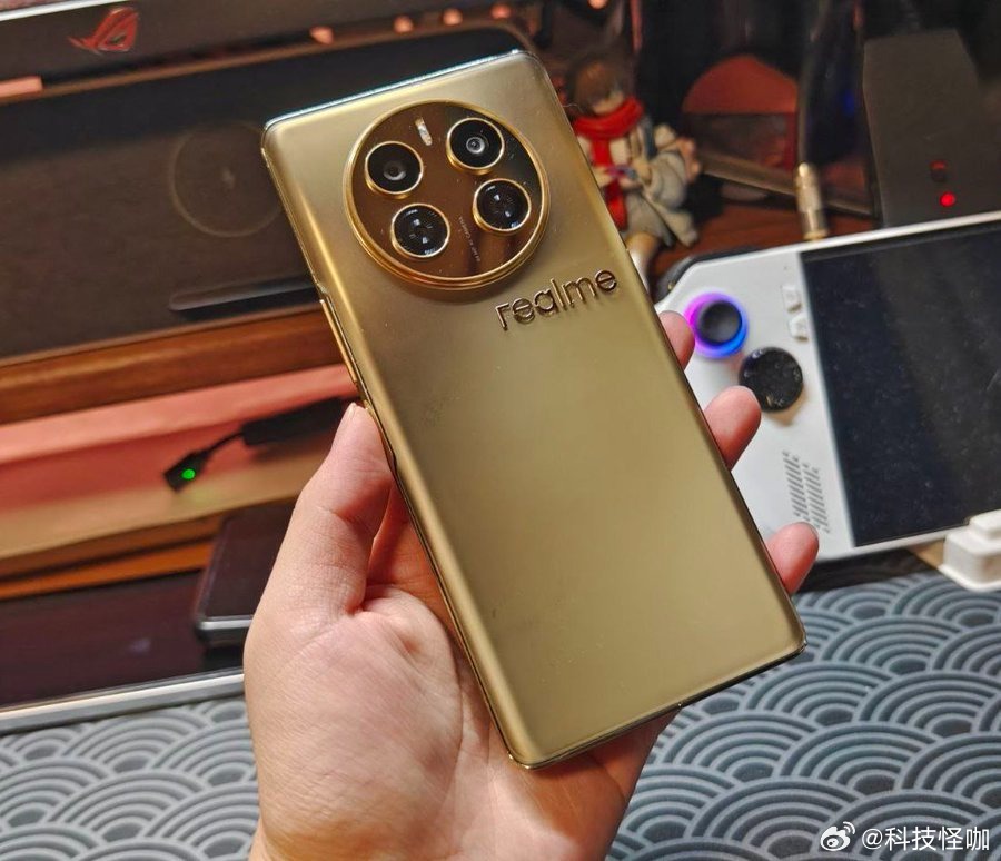 Осторожно, фейки! Realme GT5 Pro показали на фото (+ реальное фото)