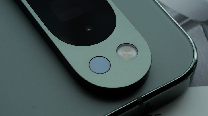  Google Pixel 9 Pro XL: -  