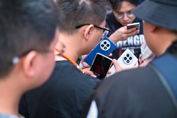    OnePlus 13:     ?