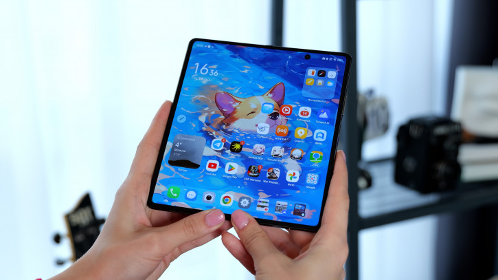  Tecno Phantom V Fold 2:     ()