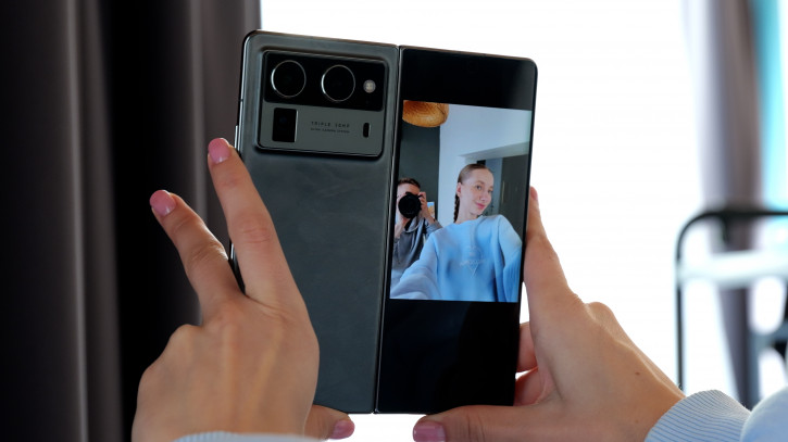  Tecno Phantom V Fold 2:     ()