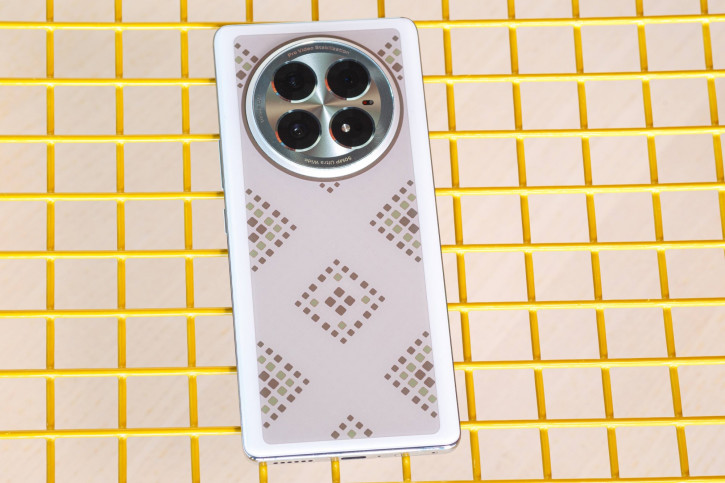 -:   Infinix E-Color Shift 2.0