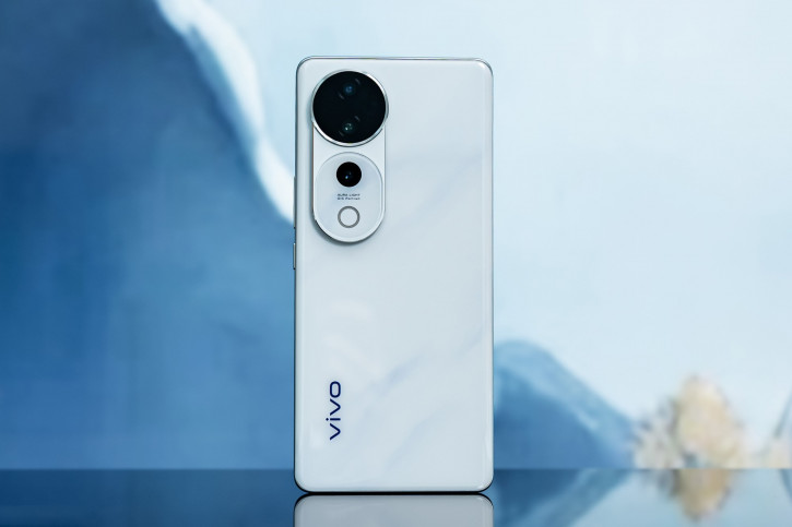  Vivo X200?  Vivo S20 Pro   