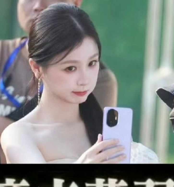  Honor 300    