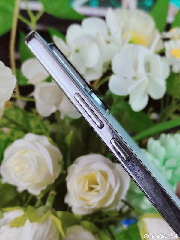 Honor 300 Pro показали на первых живых фото и постерах