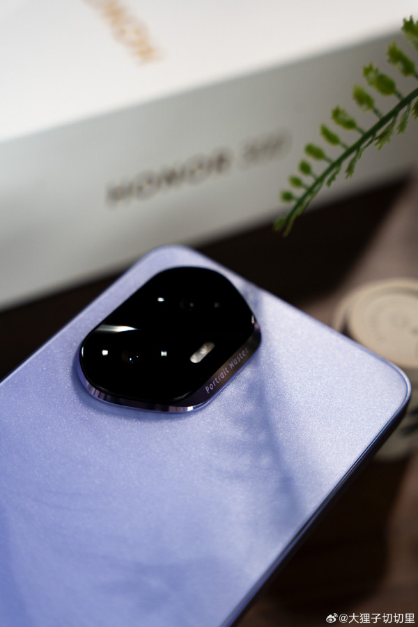 Honor 300 Pro показали на первых живых фото и постерах