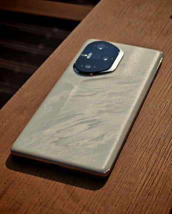 Honor 300 Pro показали на первых живых фото и постерах