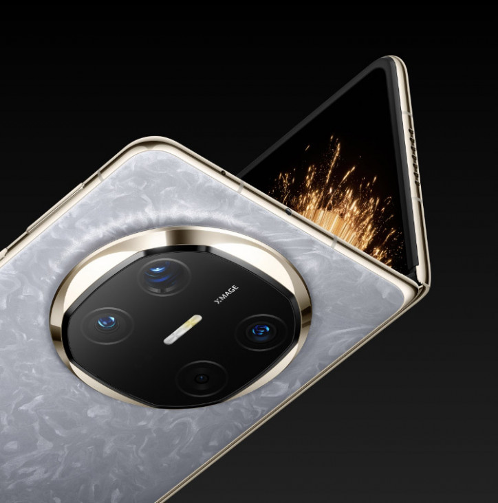  Huawei Mate X6      