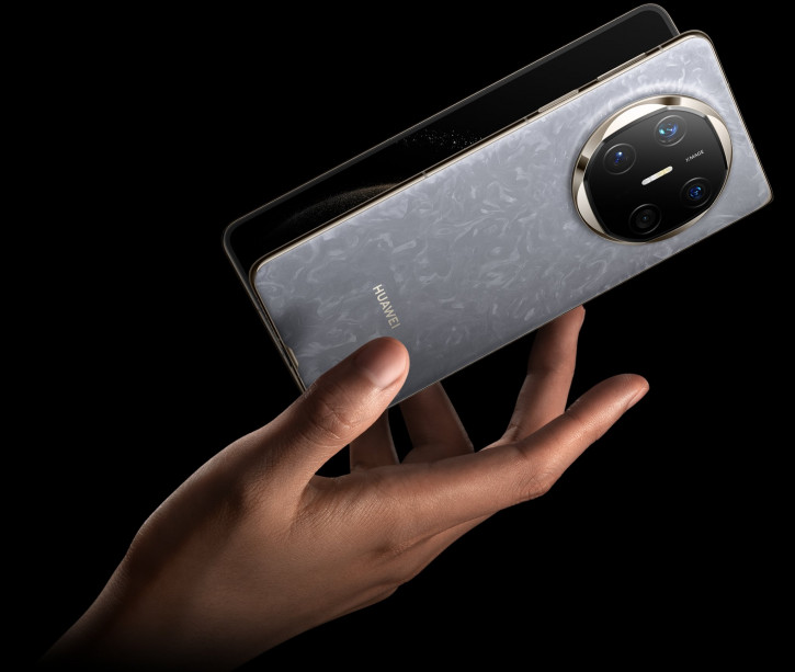  Huawei Mate X6      