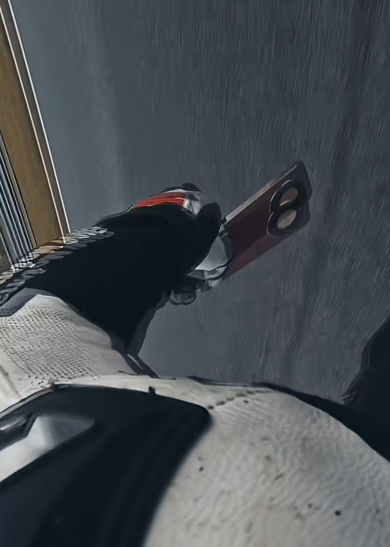 ВИДЕО: падение Nokia 3310, iPhone и Honor X9d на скорости 200 км/ч