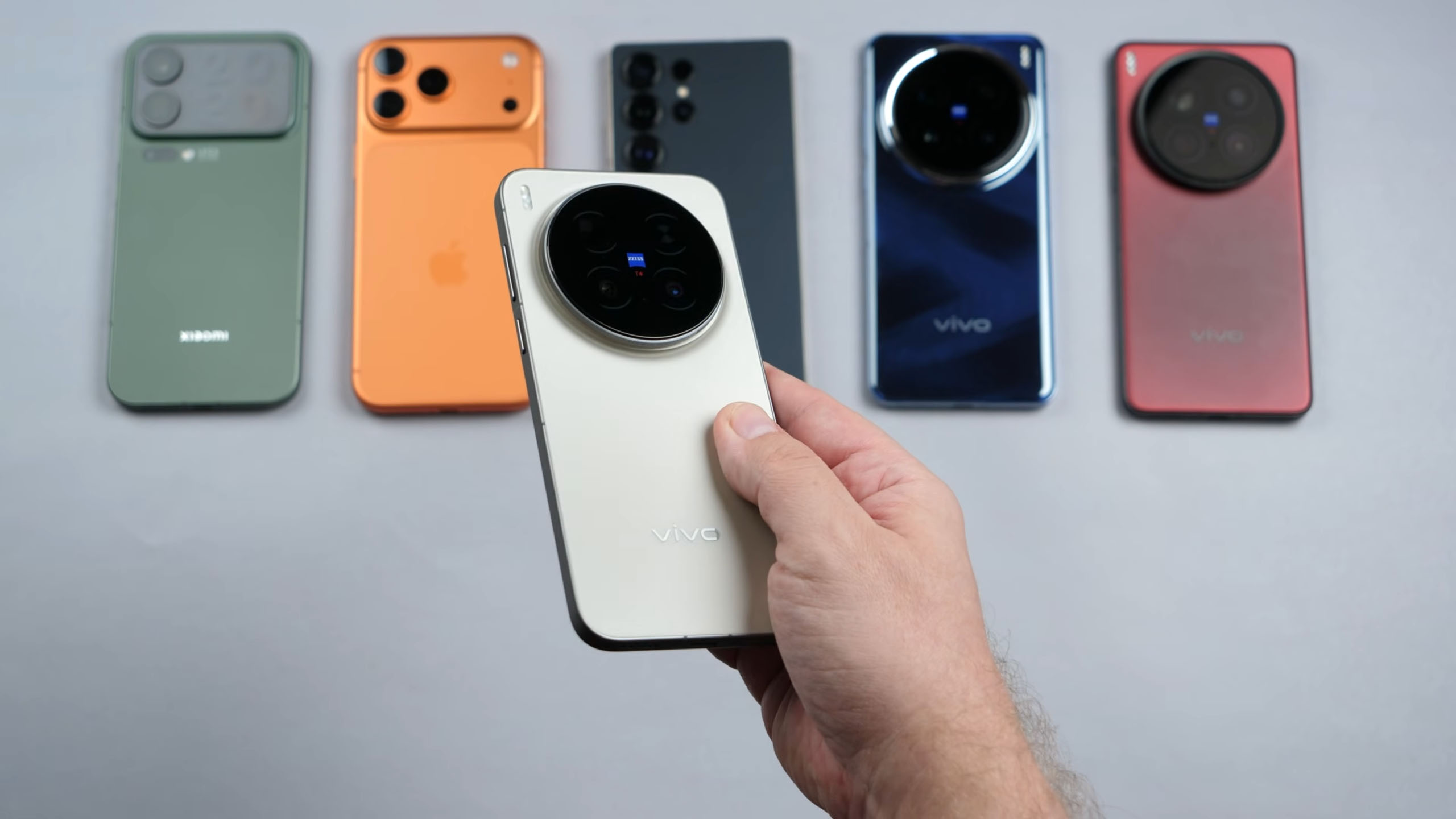 ВИДЕО: большой обзор Vivo X300 Pro – драма с Zeiss, нейронка и сравнения камер