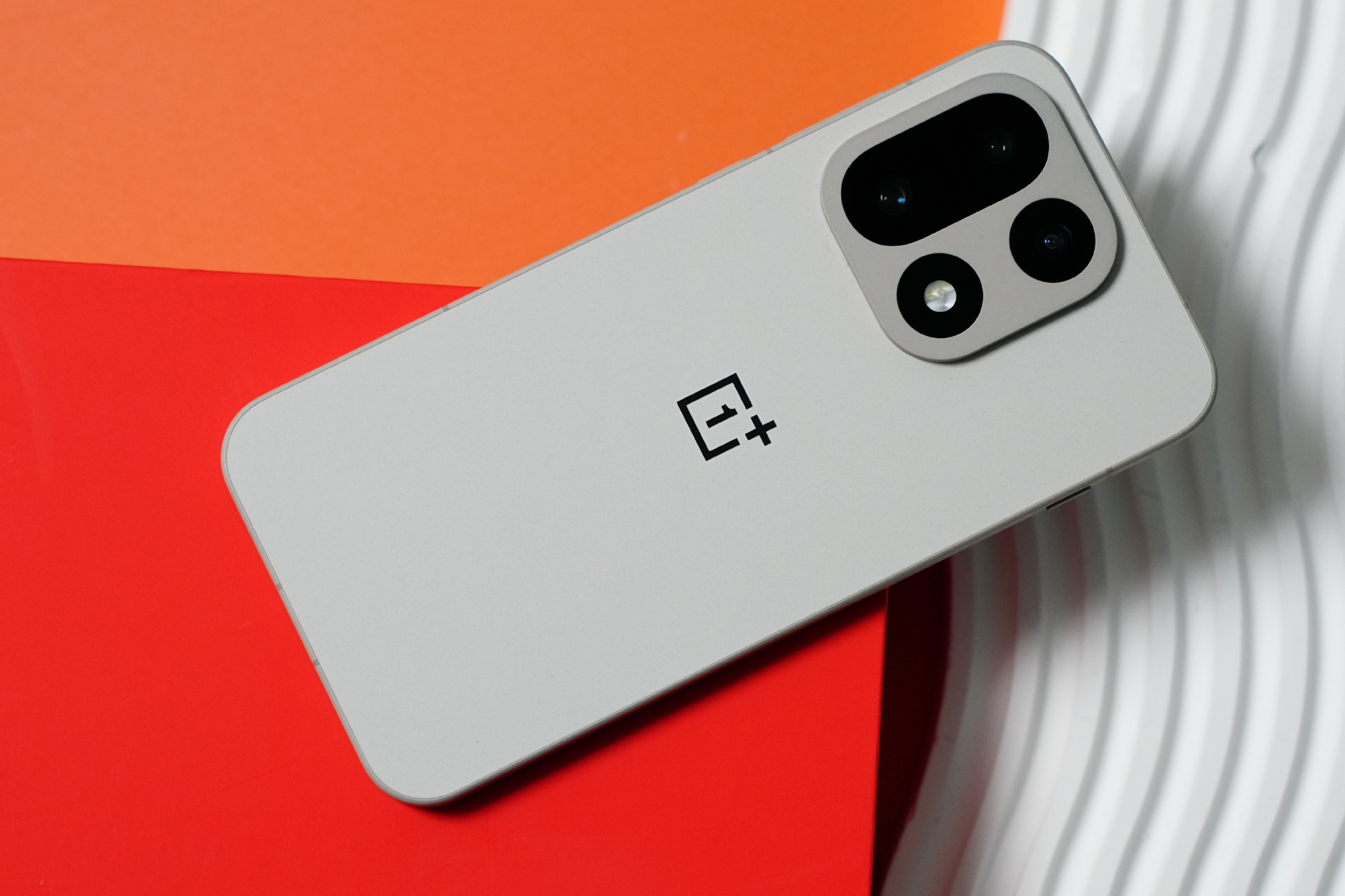 Глобальный OnePlus 15 уже появился на AliExpress