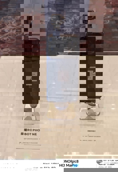 Пять прототипов Honor Robot Phone выставили на витрину в Китае