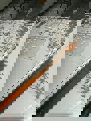 Пользователь стёр краску iPhone 17 Pro влажной салфеткой. Или нет?