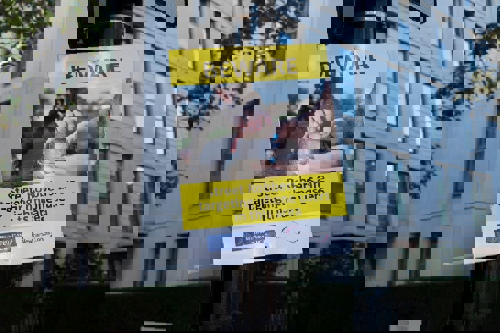 Фу, у него Samsung! Уличные воры презирают Android-смартфоны