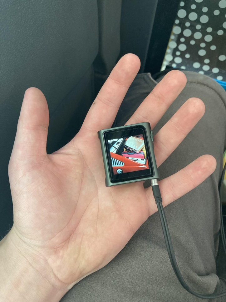 В России наблюдается взлёт продаж портативных плееров: что происходит?