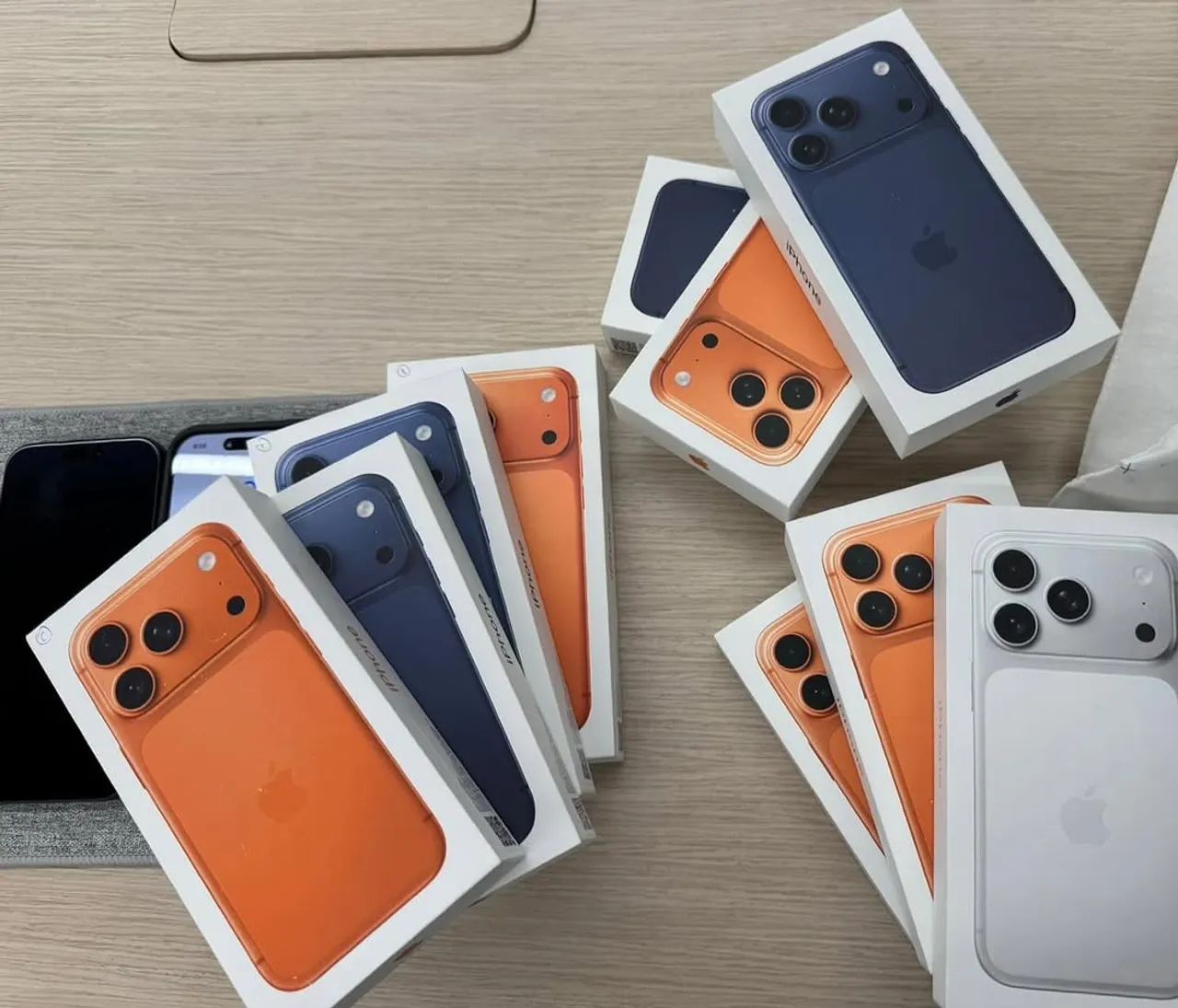 Apple накажет индийские магазины за перепродажу iPhone в РФ и другие страны