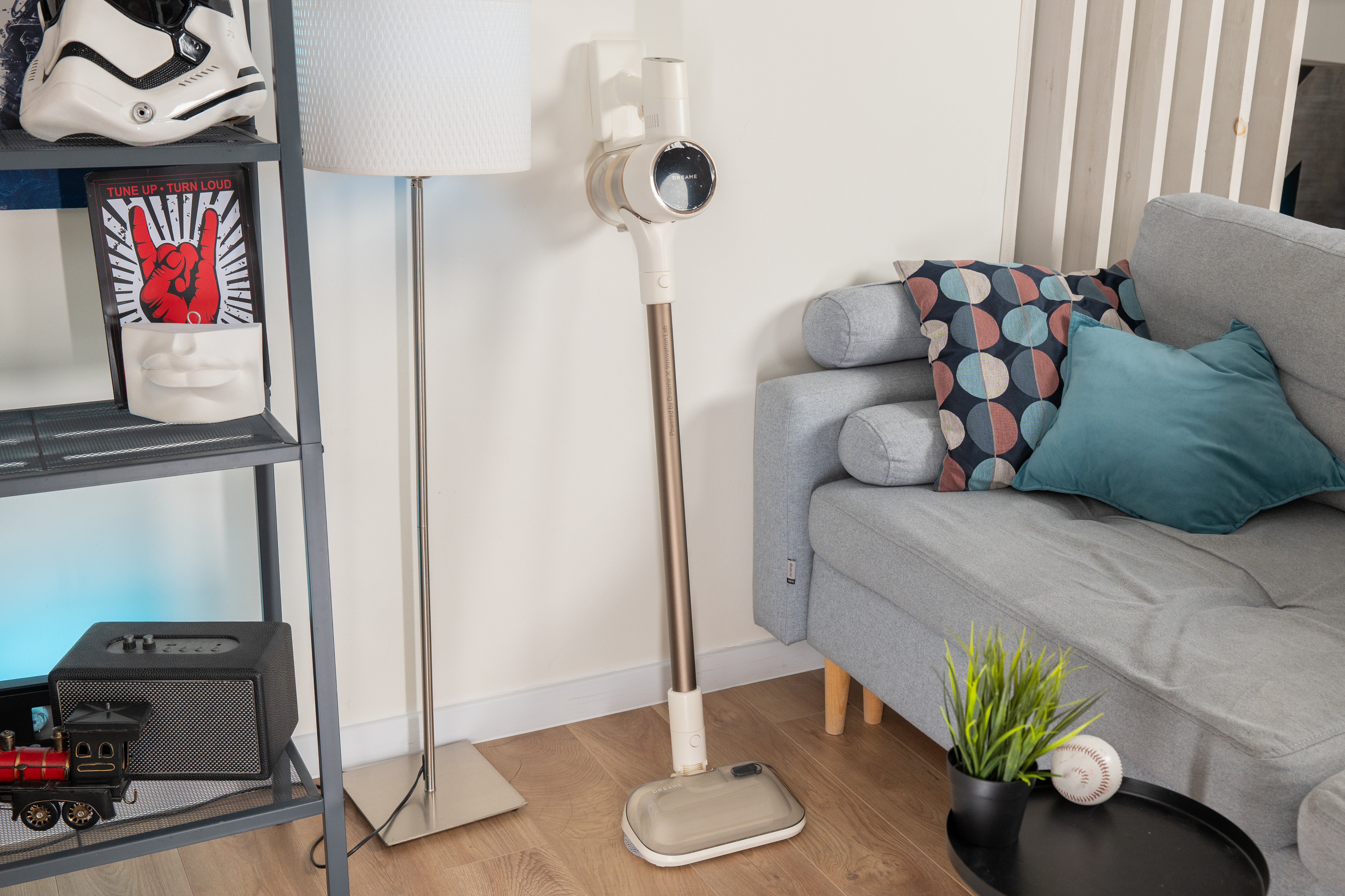 Обзор беспроводного вертикального пылесоса Dreame R10S Aqua: могу и помыть!