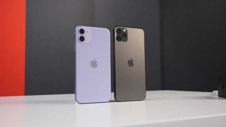 Распаковка iPhone 11 и iPhone 11 Pro: так кто же круче? (ВИДЕО)