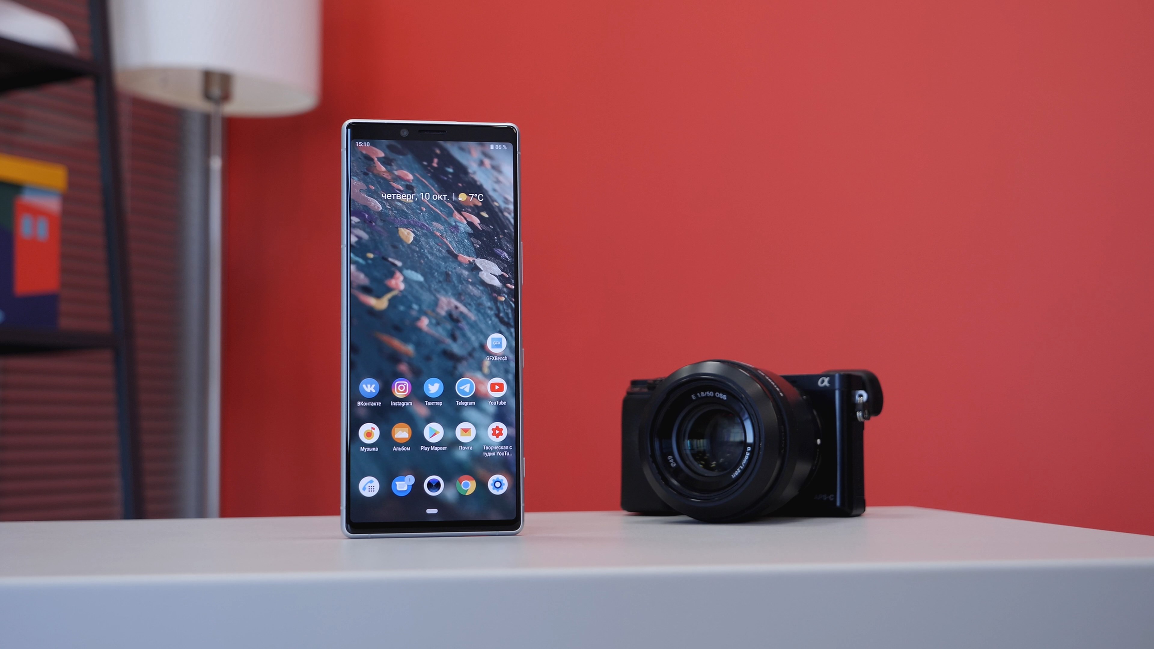 Экран 21:9 у Xperia 1. Sony обогнала время или сотворила дичь?