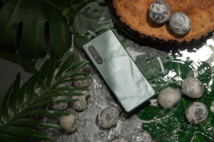 Sony    Xperia 1 II