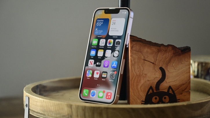 Apple   iOS 15,   iPhone  