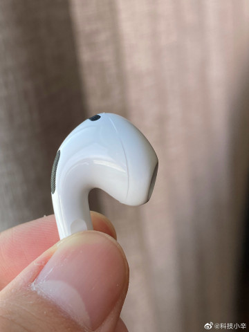     :    AirPods 3