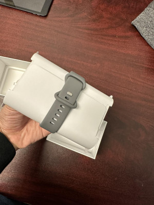 Pixel Watch распаковали до запуска: как они рядом с Apple Watch?