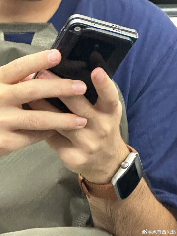 Теперь и в Китае: OPPO Find N3 (OnePlus Open) случайно сняли в метро