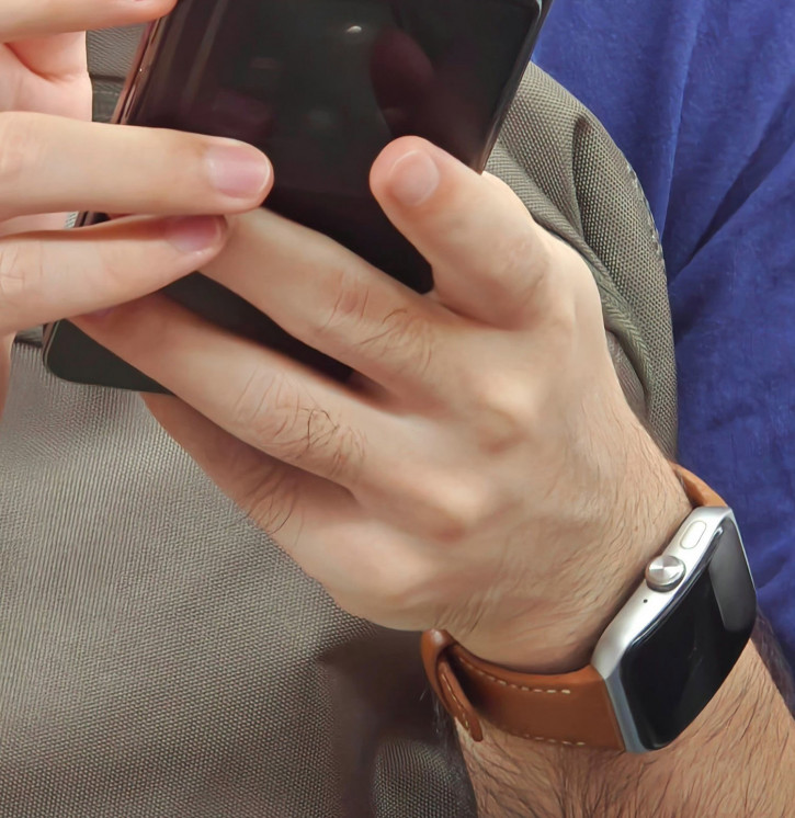 Теперь и в Китае: OPPO Find N3 (OnePlus Open) случайно сняли в метро
