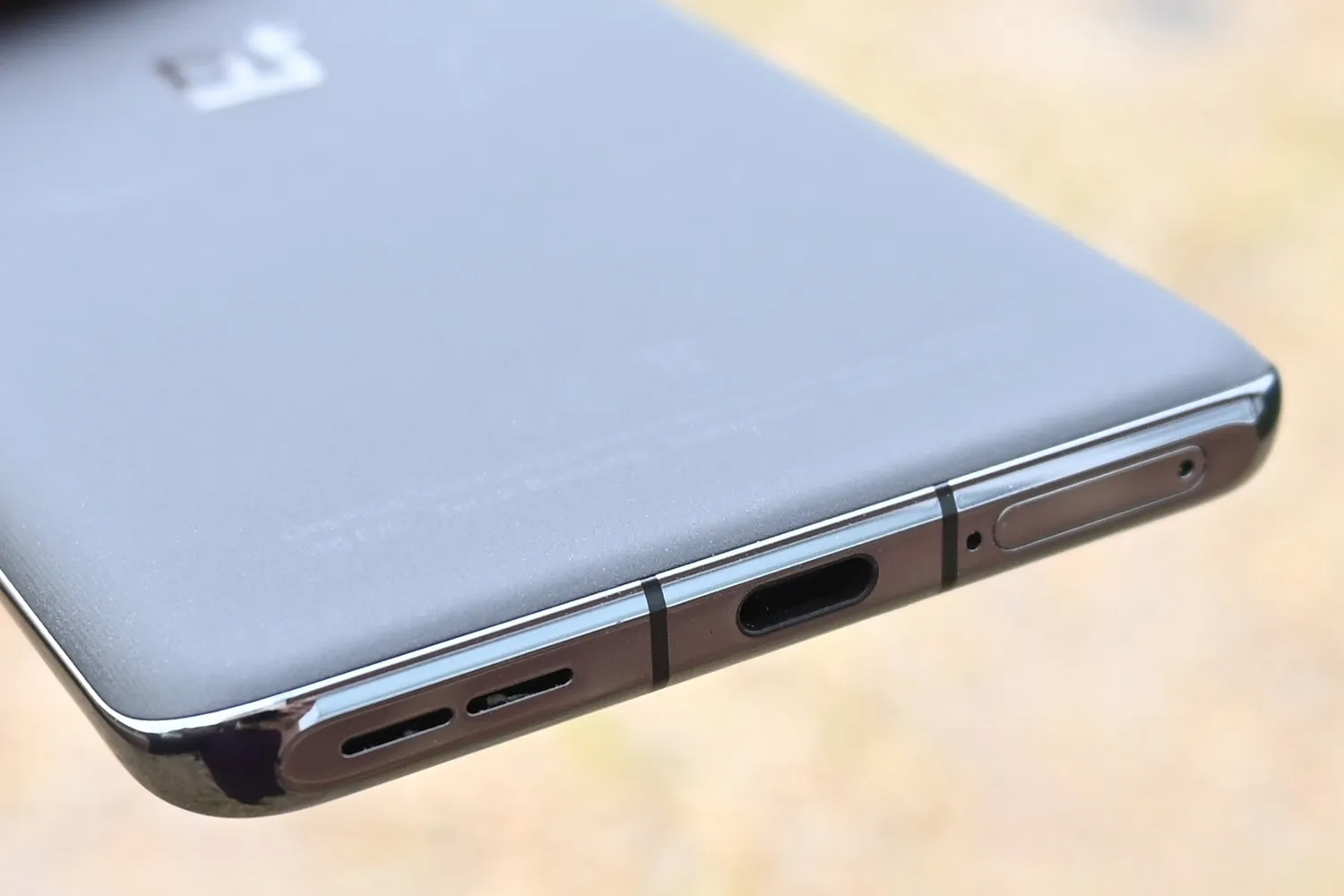 Конкурентам и не снилось: OnePlus 12 получит самый скоростной USB-C