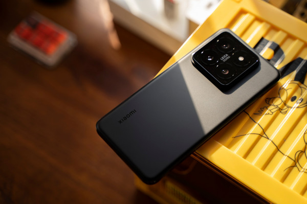 Xiaomi 14  14 Pro       