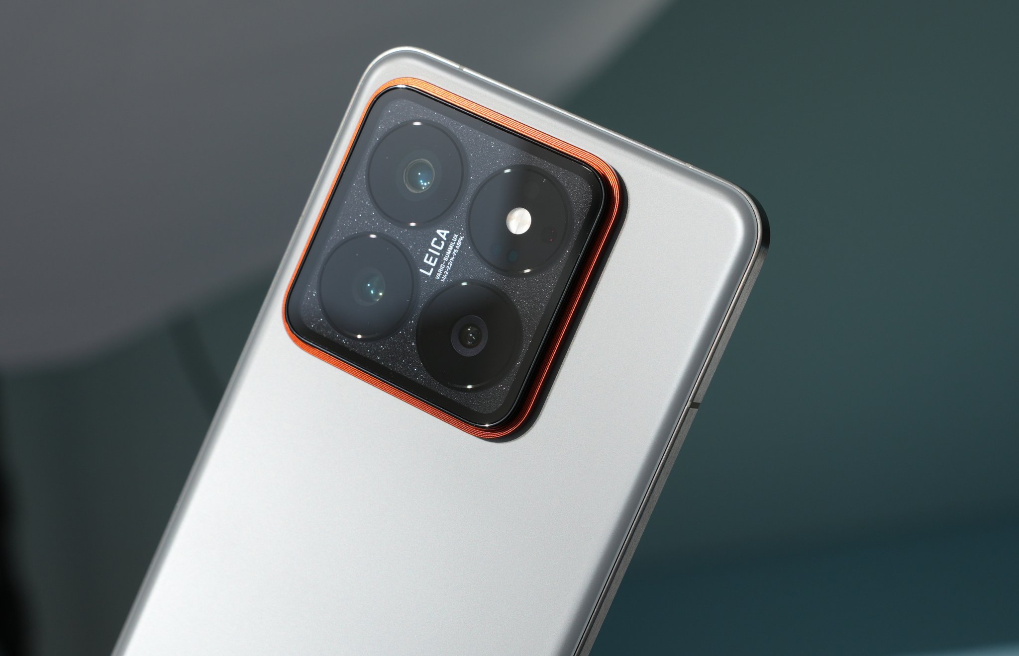 Сяоми 14 титаниум. Xiaomi 14 материал корпуса. Xiaomi 14 pro titanium. Honor 70 hands on. Сяоми титановый корпус.