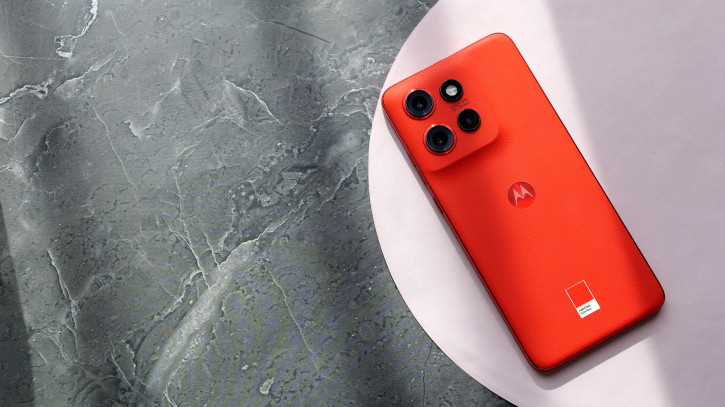  Moto S50:    