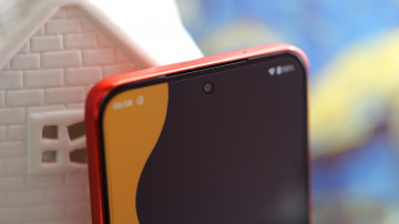  Moto S50:    
