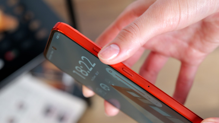  Moto S50:    