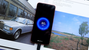  Moto S50:    