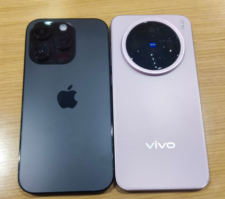    Vivo X200   Pro mini  iPhone 16 Pro