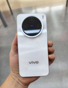   Vivo X200  X200 Pro mini:   ?