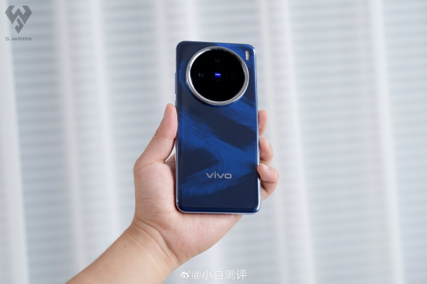   Vivo X200  X200 Pro mini:   ?