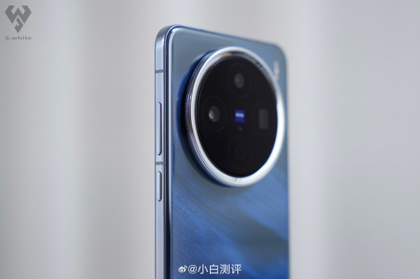    Vivo X200  X200 Pro mini:   ?