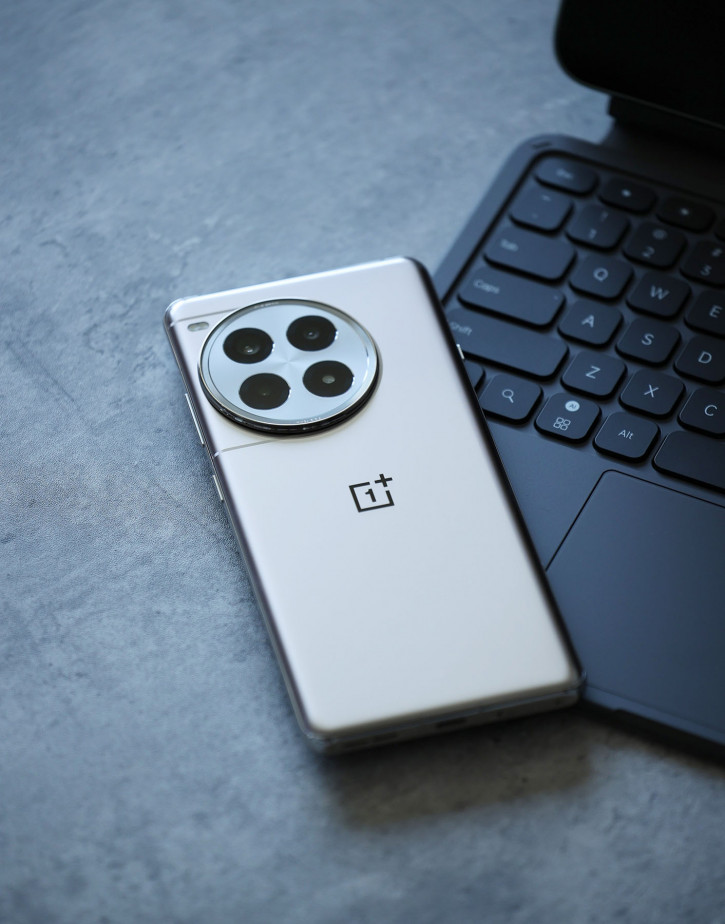      OnePlus Ace 5 Pro:   ?