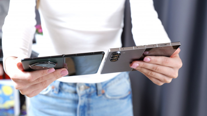  Honor Magic V3  Samsung Galaxy Z Fold 6